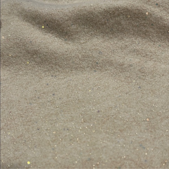 NWT Kurt Geiger Sparkly Bone Cashmere Poncho Shawl and Gloves Set - Picture 4 of 5